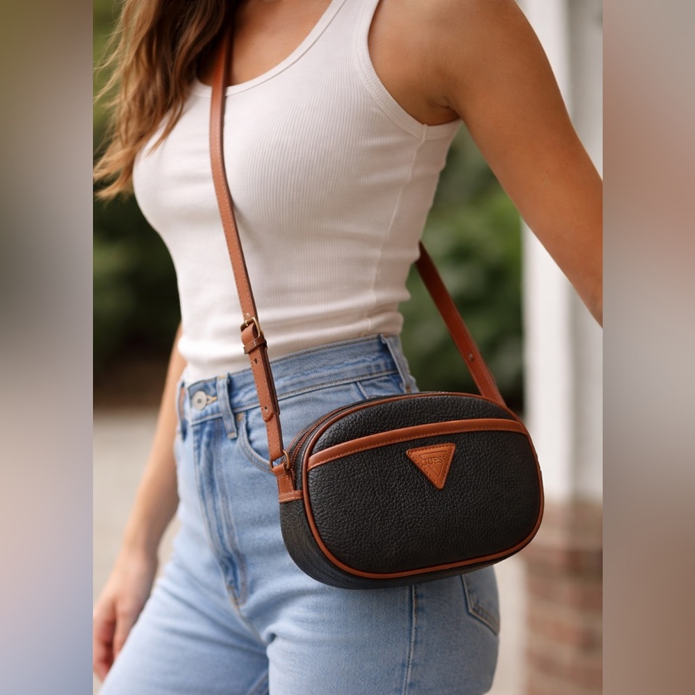 Vintage GUESS 90s Crossbody Camera Bag Black Brown Pebbled Faux Leather
